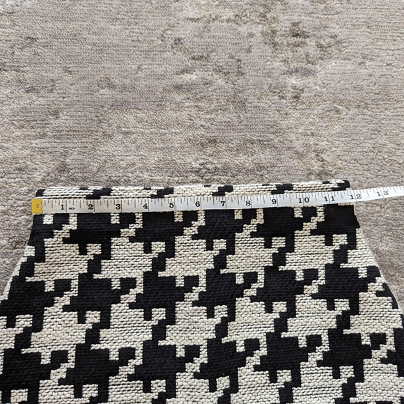 H&M Black & White Houndstooth Pencil Skirt - Picture 4 of 11